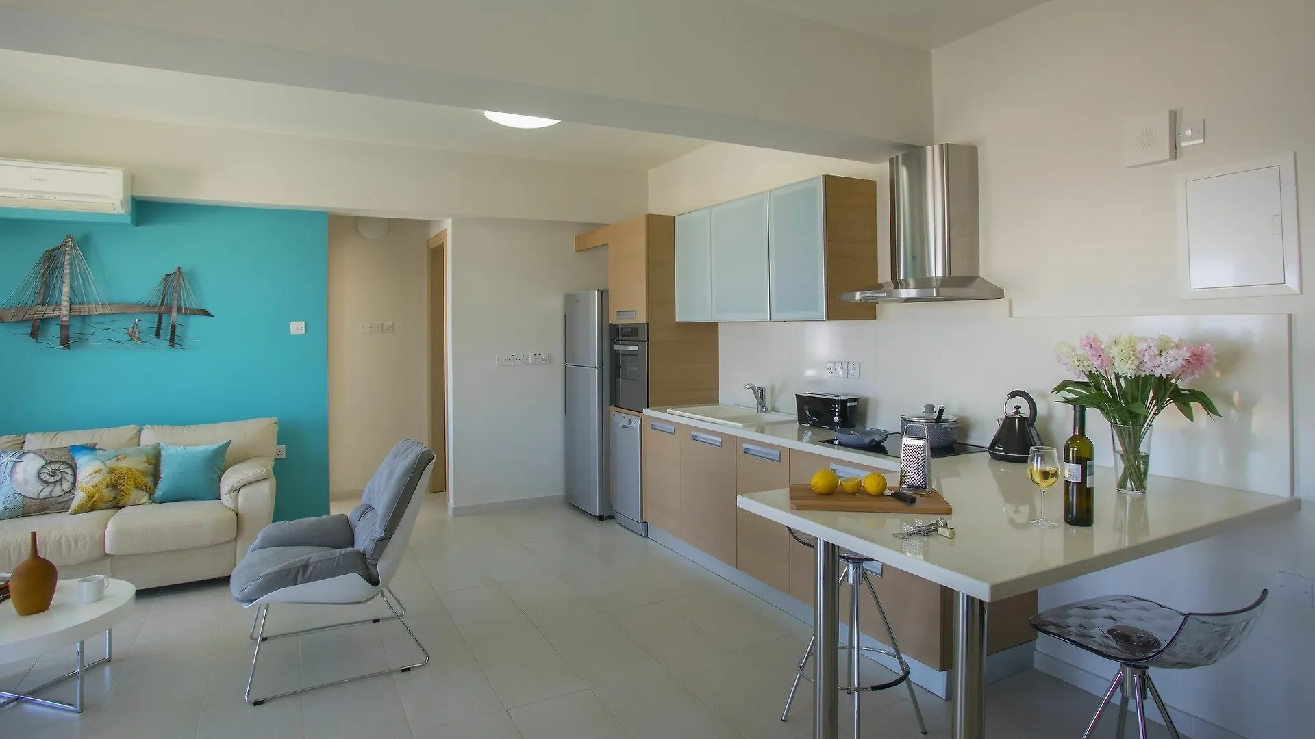 Marianna Suite Pernera 0*,