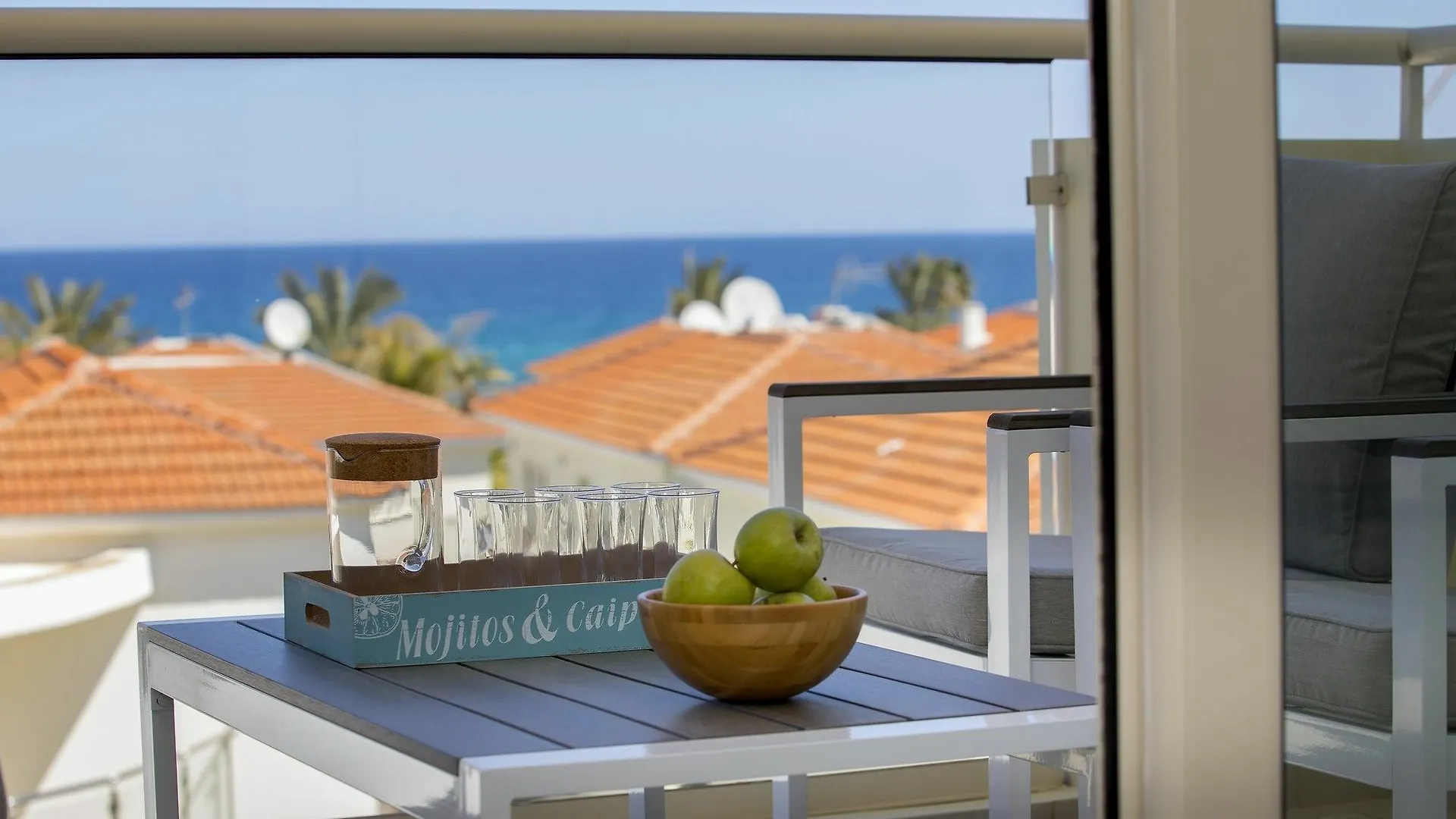 Marianna Suite Pernera Apartment