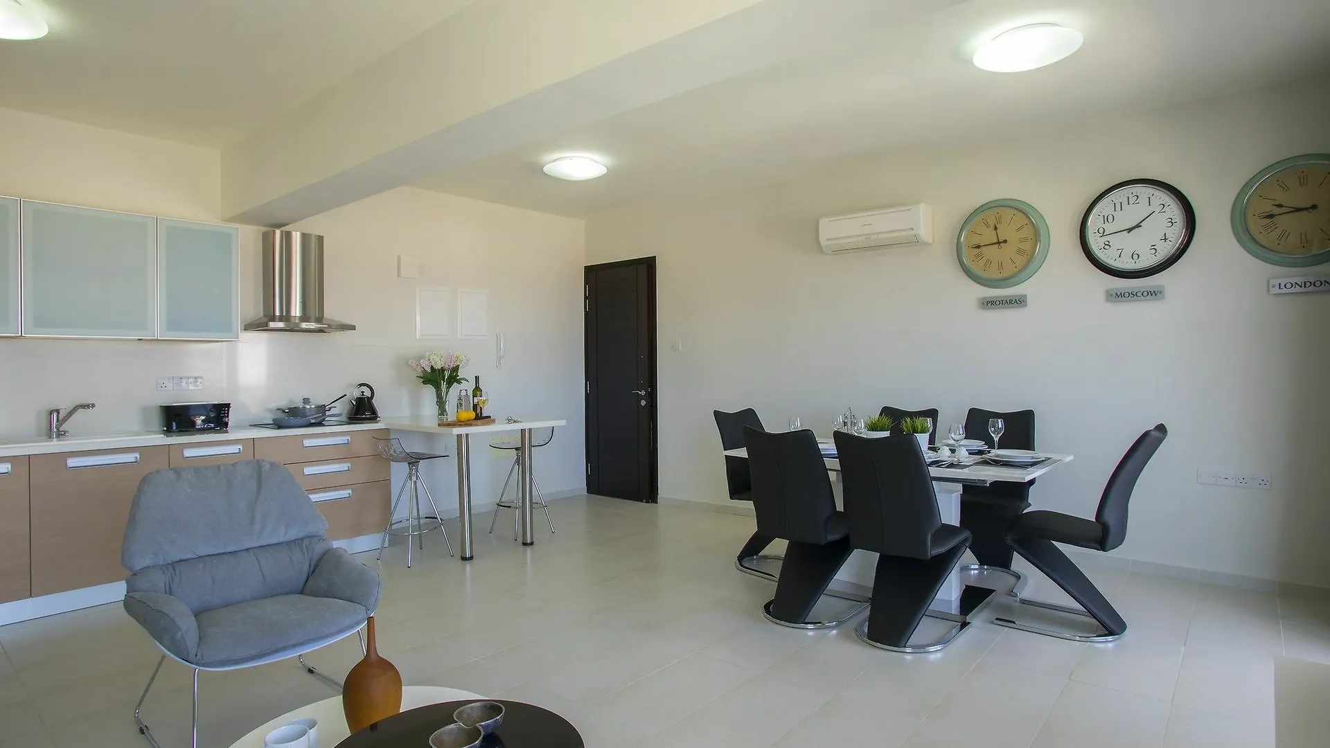 Marianna Suite Pernera